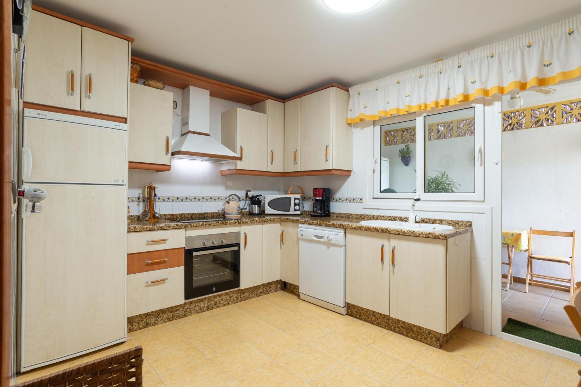 Villa Valentina - Renovated On Los Alamos Beach Torremolinos Kültér fotó