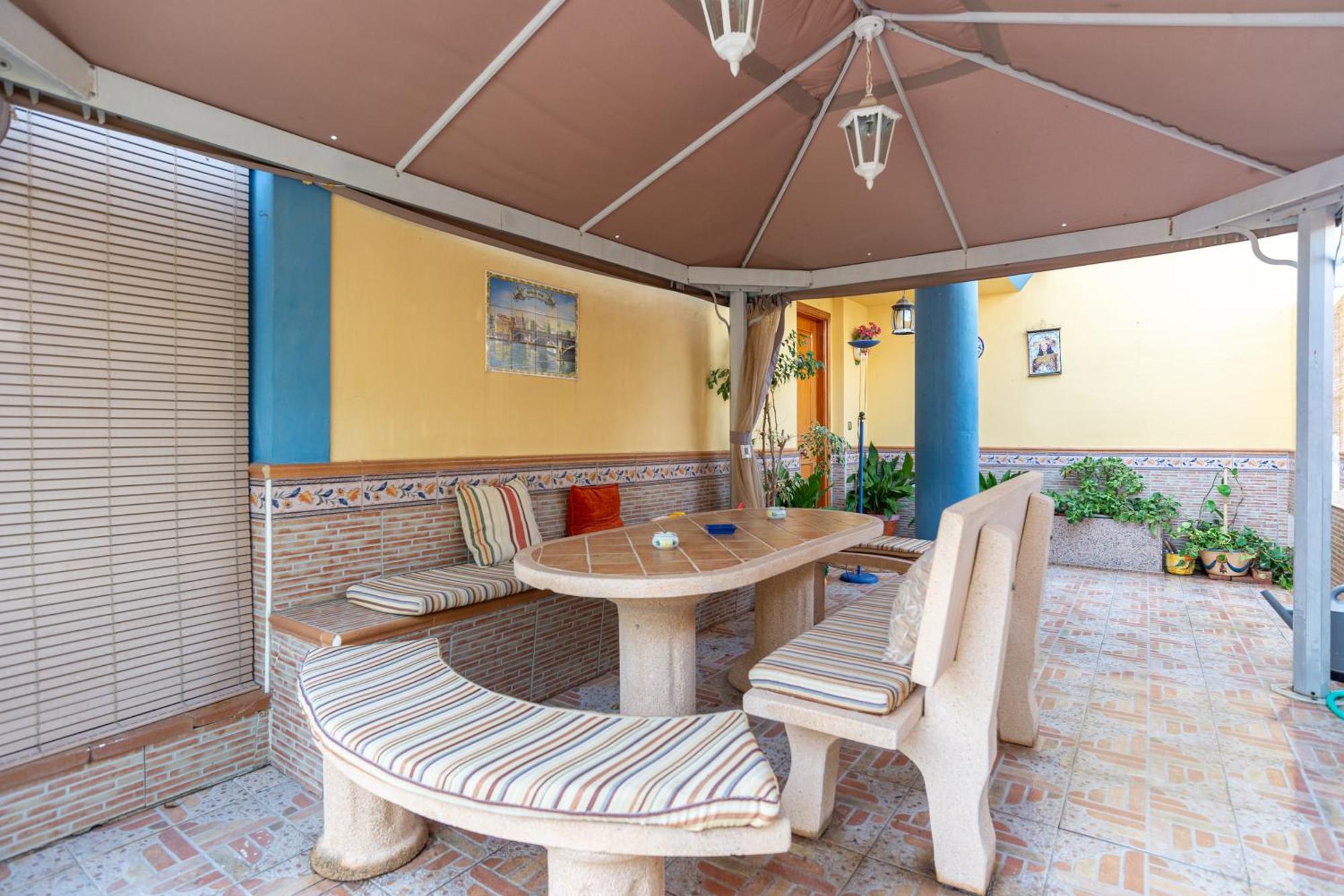 Villa Valentina - Renovated On Los Alamos Beach Torremolinos Kültér fotó