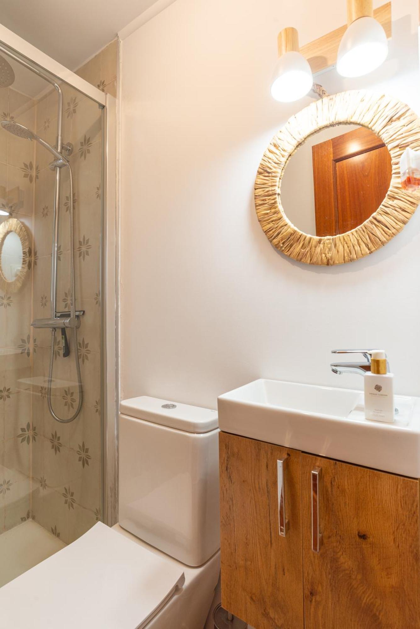 Villa Valentina - Renovated On Los Alamos Beach Torremolinos Kültér fotó